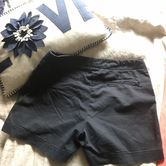 2 Pairs Nike Golf Shorts - Black and Beige Sz 8 (M) - Picture 3 of 5